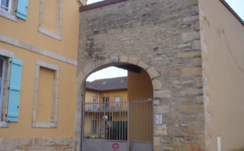 Location F3 bis duplex Saint-Amour
