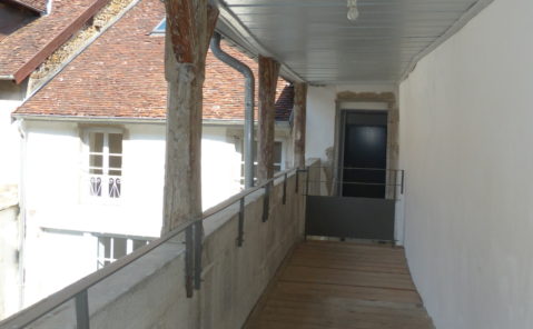 Location F2 balcon LONS LE SAUNIER