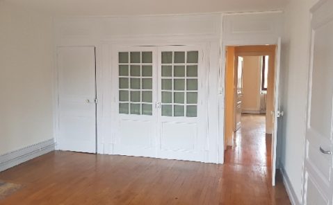 Location F3 avec garage MONTMOROT
