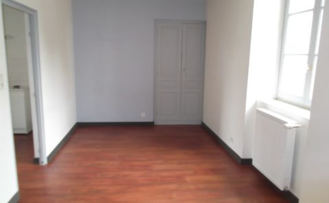 Location F2 LONS LE SAUNIER