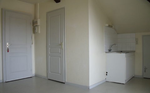 Location Appartement F1 DOLE