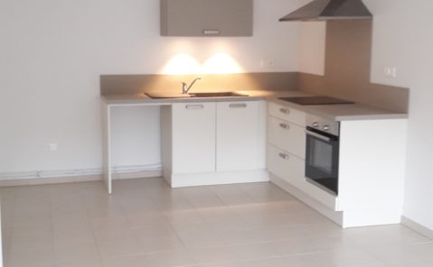 JUN16-Location Appartement 2 pièces MONTFERRAND LE CHATEAU