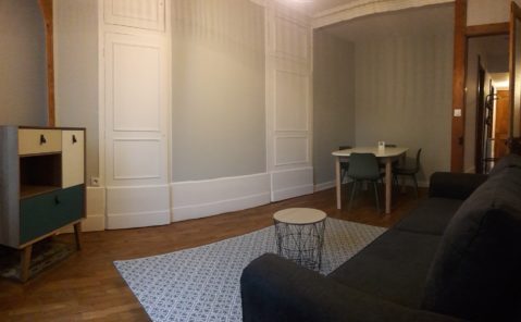 RAC 9896 LOCATION T3 MEUBLE BESANCON AVENUE FONTAINE ARGENT