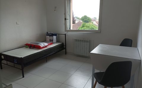 LOCATION STUDIO MEUBLÉ DOLE