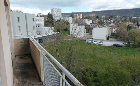 Location F3 balcon LONS LE SAUNIER