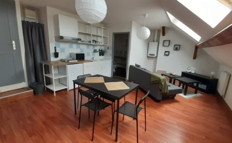 POLIGNY – Beau studio équipé n°9