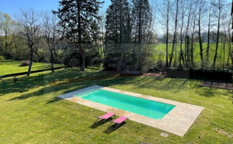 Maison secteur Bletterans 6 pièces 142 m2 avec piscine chauffée