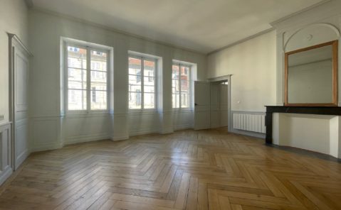 Location F2 Lons le Saunier