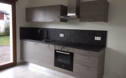 SAN 7644 LOCATION APPARTEMENT T5 THISE TERRASSE JARDIN