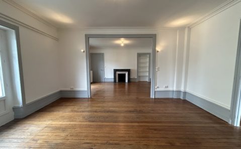 Location appartement F6 rénové LONS LE SAUNIER