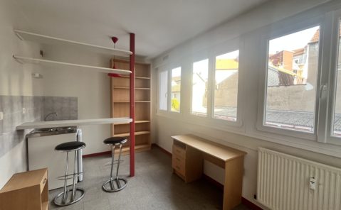 LOCATION STUDIO AVEC PARKING – BESANCON SECTEUR FLORE LIBERTE