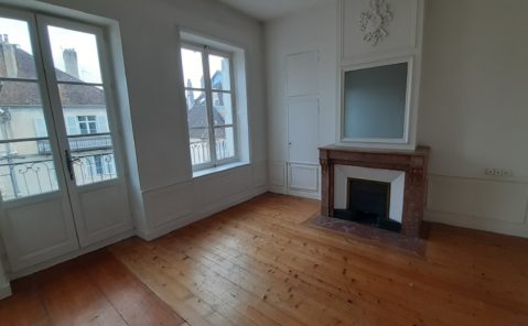 LONS-LE-SAUNIER – F1 bis à vendre