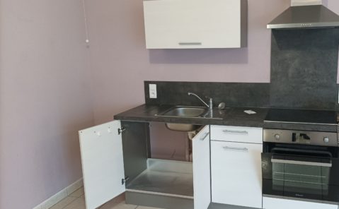 BOI 8847 LOCATION T2 MONTFERRAND-LE-CHATEAU