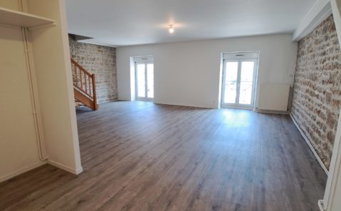 Location F2 duplex rénové MONTMOROT