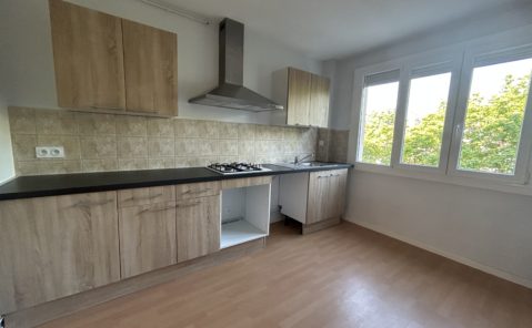 Location F3 balcon LONS LE SAUNIER
