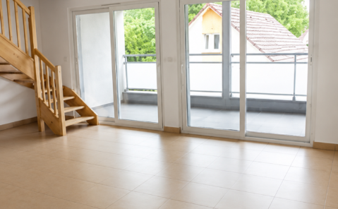 A LOUER – T3 DUPLEX AVEC TERRASSE ET GARAGE – LES AUXONS – PROCHE GARE TGV
