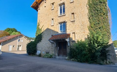 Location F2 rénové LONS LE SAUNIER