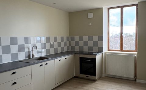 Location F2 ST LAURENT LA ROCHE