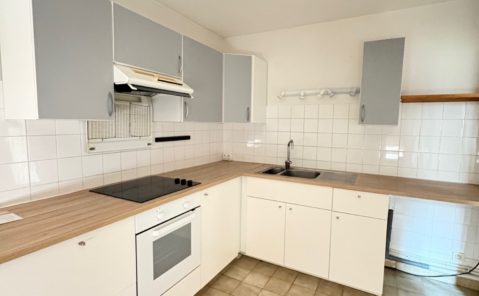 Location F3 balcon + garage  LONS LE SAUNIER
