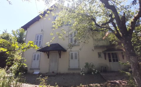 LONS LE SAUNIER – Grande maison de maître