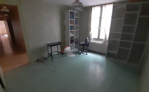 LONS LE SAUNIER – Appartement F3 au centre-ville avec balcon