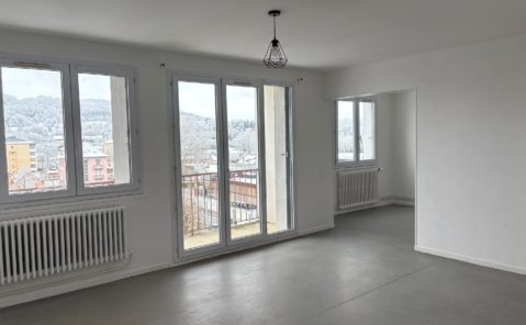 Location T4 balcon LONS LE SAUNIER
