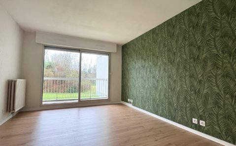 Location T2 terrasse MONTMOROT