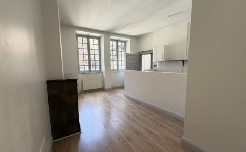 Location F2 balcon LONS LE SAUNIER