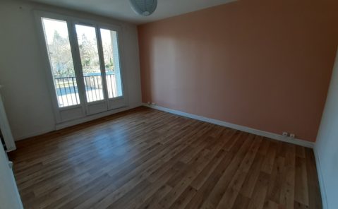 LONS LE SAUNIER – F3 avec garage