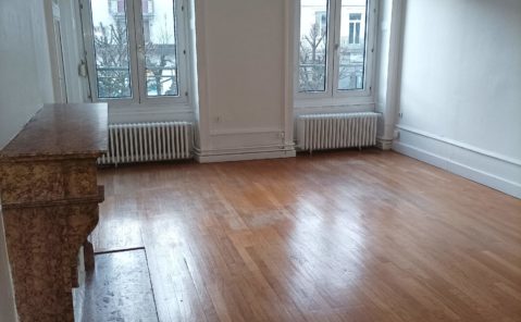 LOCATION F4 CENTRE VILLE SAINT CLAUDE