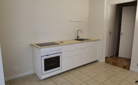 A LOUER F2 RDC A POLIGNY