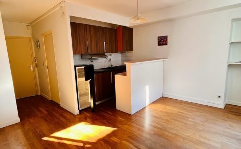 Location Studio rénové LONS LE SAUNIER
