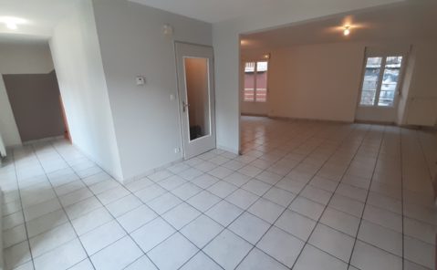 LONS-LE-SAUNIER – Maison au centre-ville à vendre