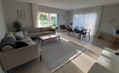 QUINTIGNY – Maison récente F5 de 135m² de plein pied