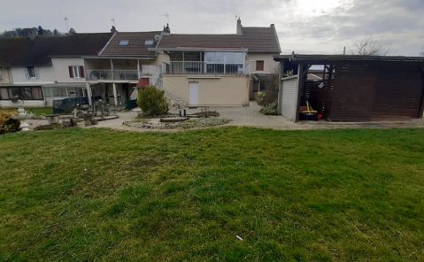 MONTMOROT – Maison mitoyenne avec garage