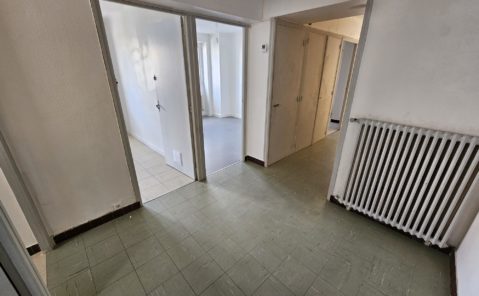LONS-LE-SAUNIER – Appartement F3 avec cave et grenier