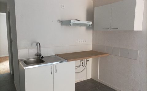LOCATION F1 DOLE CENTRE-VILLE
