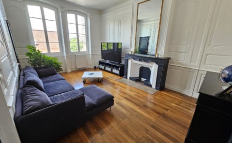 LONS-LE-SAUNIER – Magnifique appartement Place Bichat