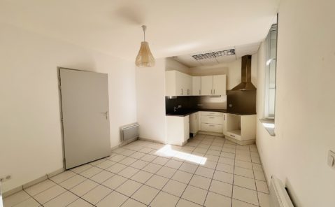 Location F2 BIS LONS LE SAUNIER