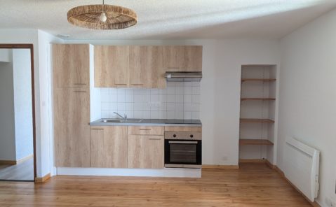 Location F1 BIS CHAMPAGNOLE