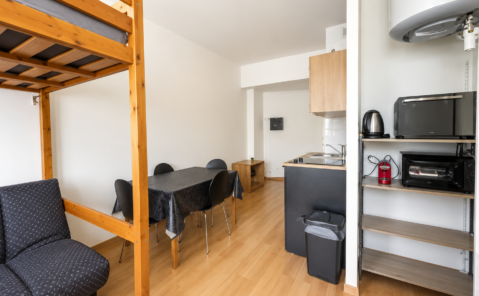 A LOUER – STUDIO MEUBLE – BESANCON