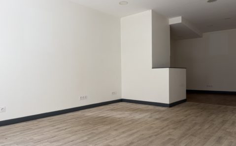 location LOCAL COMMERCIAL SAINT CLAUDE