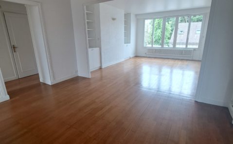 Location F4 balcons LONS LE SAUNIER