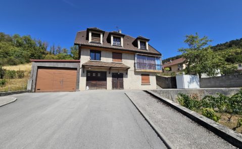 POLIGNY – Grande maison Rue D’archemey