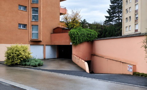 A LOUER – GARAGE FERME – FONTAINE ARGENT – BESANCON