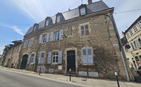 POLIGNY – F1 bis au centre ville