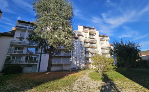LONS LE SAUNIER – Magnifique F4 en duplex